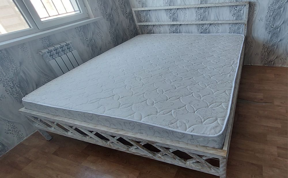 Кровать металическая