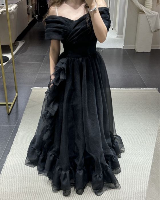 Вечернее платье. Идеально подойдет для выпускного