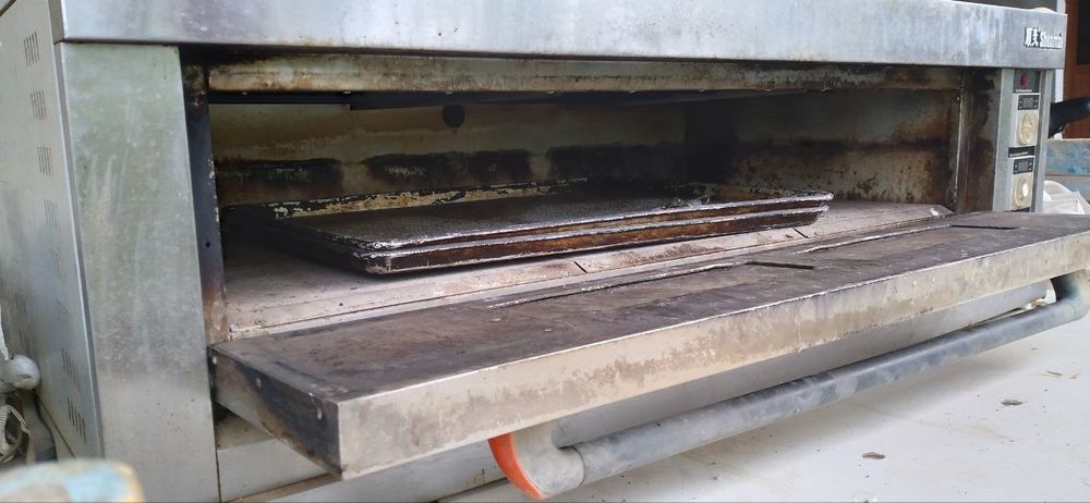 Pech sotiladi. 1yil ishlagan. Navoiy