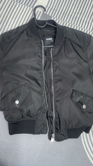 Продам бомбер Pull&Bear новый