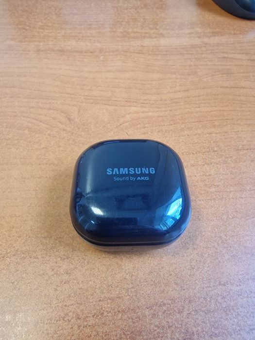 Galaxy buds live
