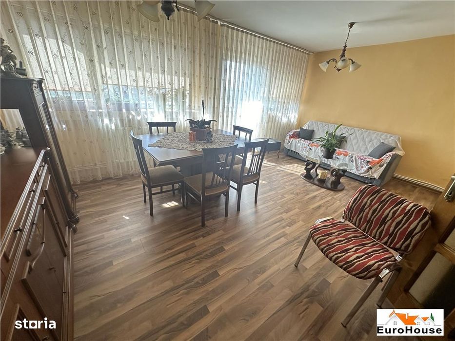 Apartament cu 4 camere de vanzare in Alba Iulia M-uri