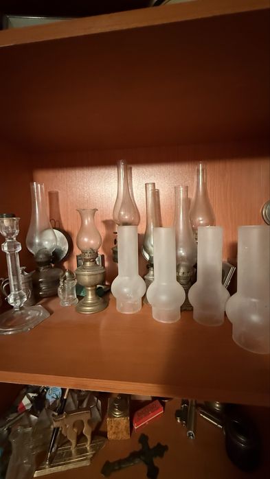 Vând colecție de lămpi vechi pe petrol cu fitil si glob sticla