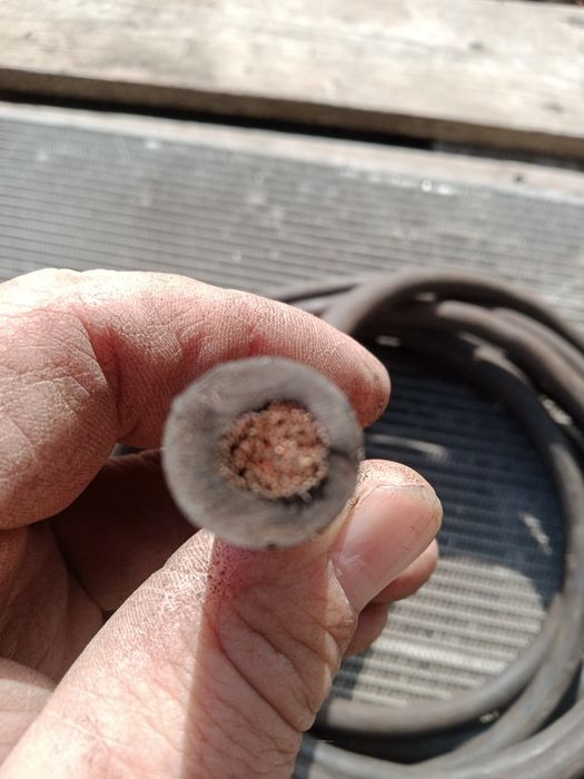 Продам сварочный кабель.