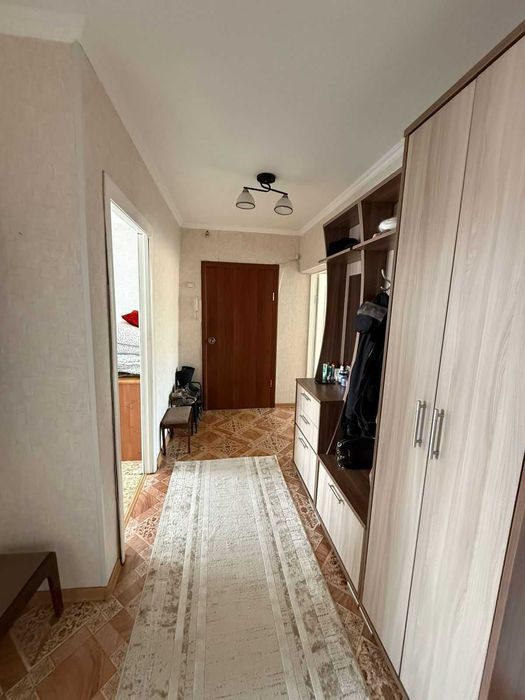 продам 4комнатную квартиру