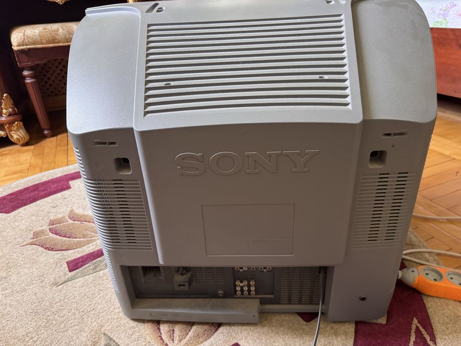 Sony телевизор в хорошом состоянии