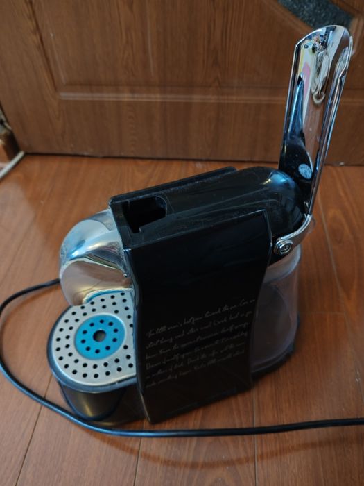 Aparat de cafea Julius Meinl Inspresso Pinta Black
Este în stare foart