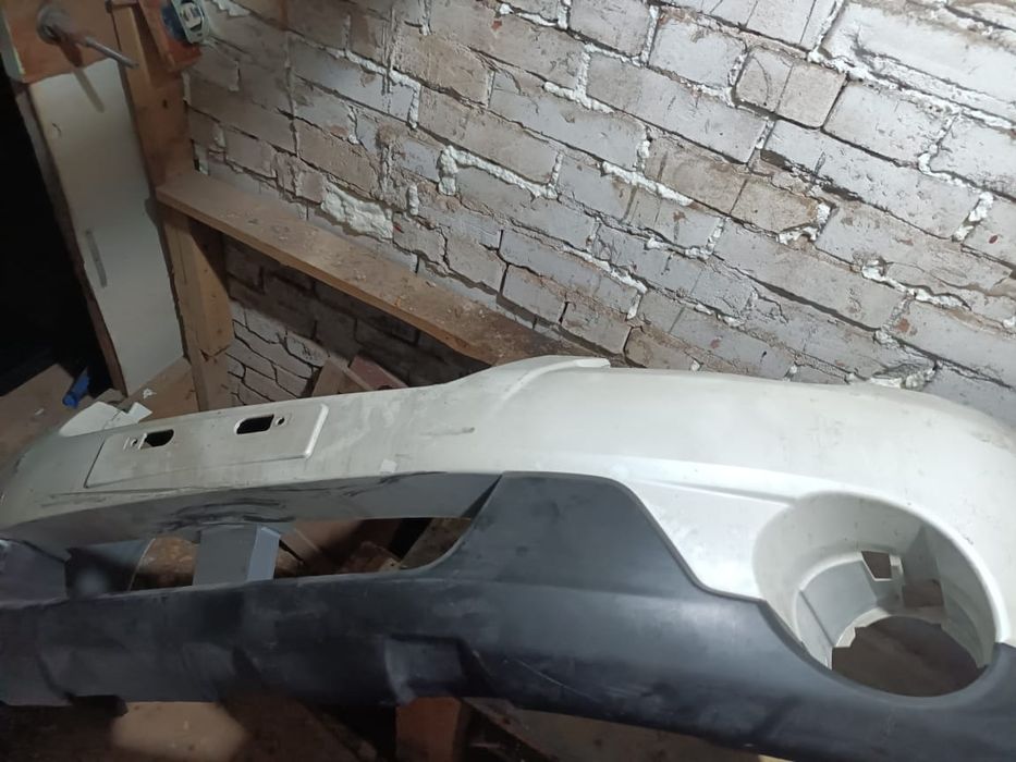 Бампер передний на Subaru Outback