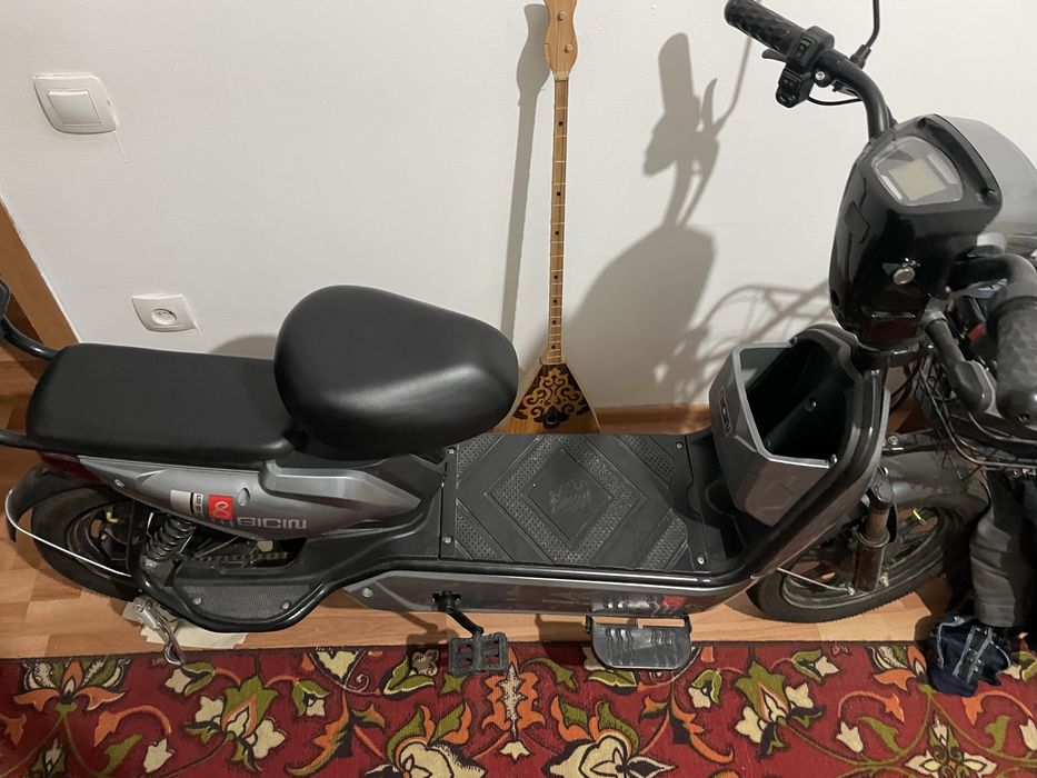 Продам Электро скутер ск8 срочно