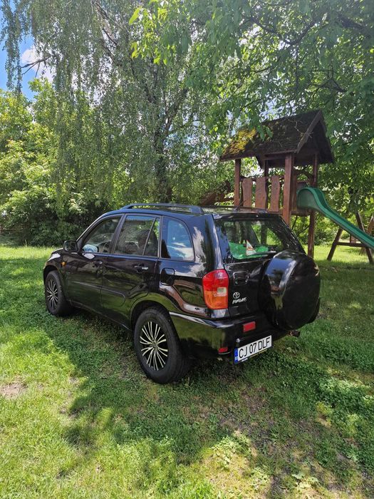 Vând Toyota Rav4