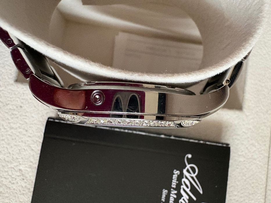 Дамски часовници Adriatica, Lotus