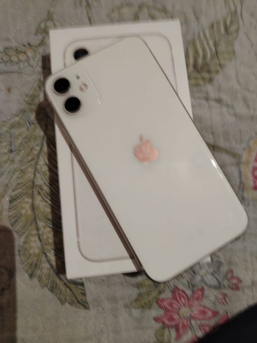 Айфон 11 64. Гб емкость 76