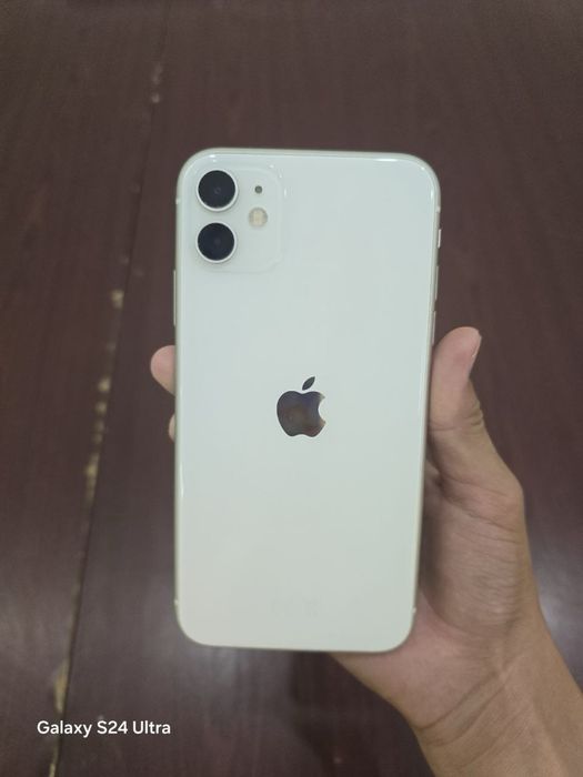IPhone 11 белый 128гб