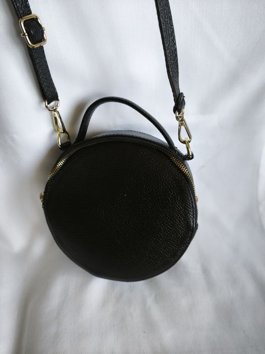 Малка кръгла чанта