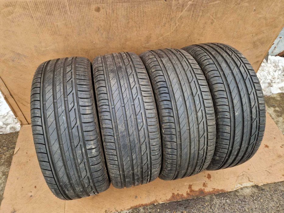 4 Bridgestone R17 215/55  Летни гуми  DOT4019