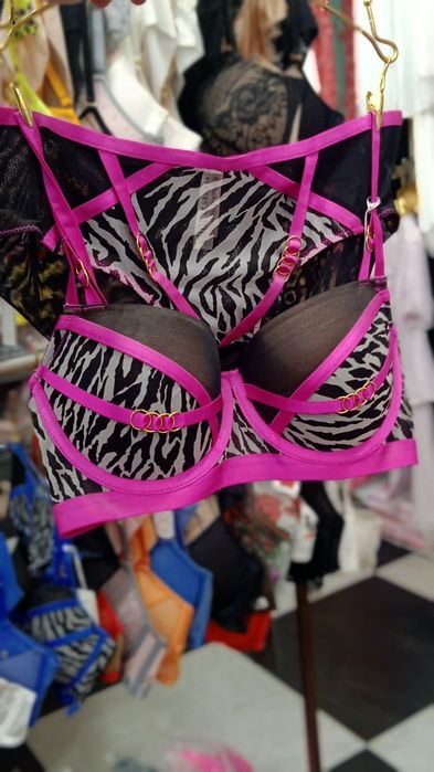 Komplekt ichki kiyimlar