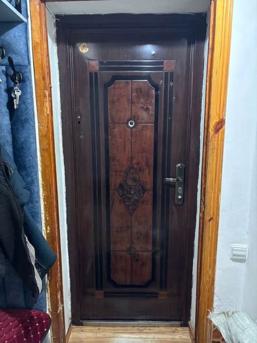 Дверь входная железная