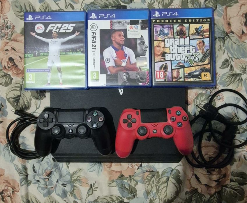 PS4 PRO + 2 controllere + 3 jocuri

Vând PlayStation 4 în sta