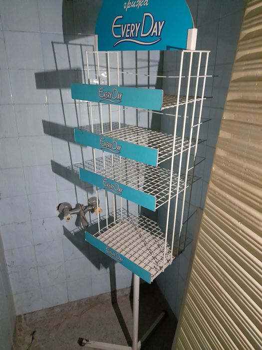 Метална рекламна етажерка Every Day шир. 36 вис 1.70м и 2 малки