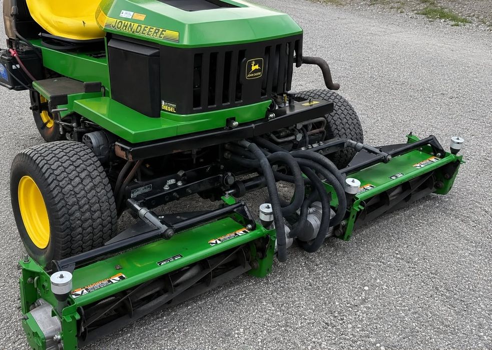 Cositoare John Deere 2653A –  Utilaj - Mașină profesională de tuns gazon cu 3 cilindri , motor diesel / Recent adus din Germania / Servo - direcție !