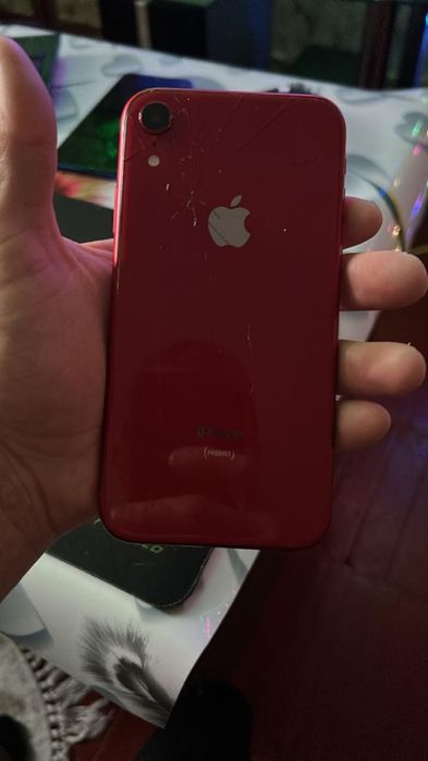 Продам телефон Iphone xr