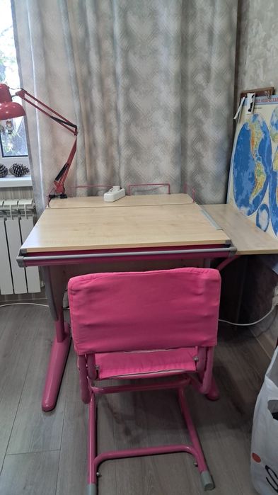 Продам растущие парту и стул