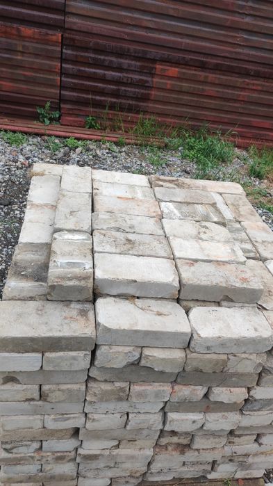 Продам б/у кирпичи