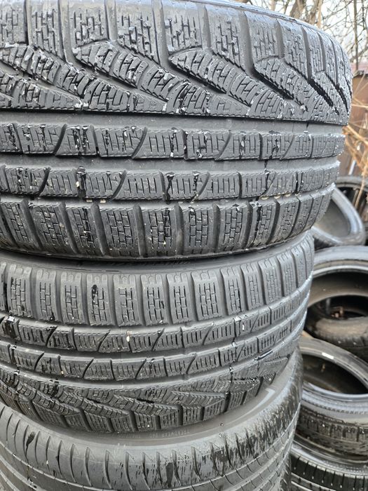 2бр. 245 35 20 Pirelli зимни.