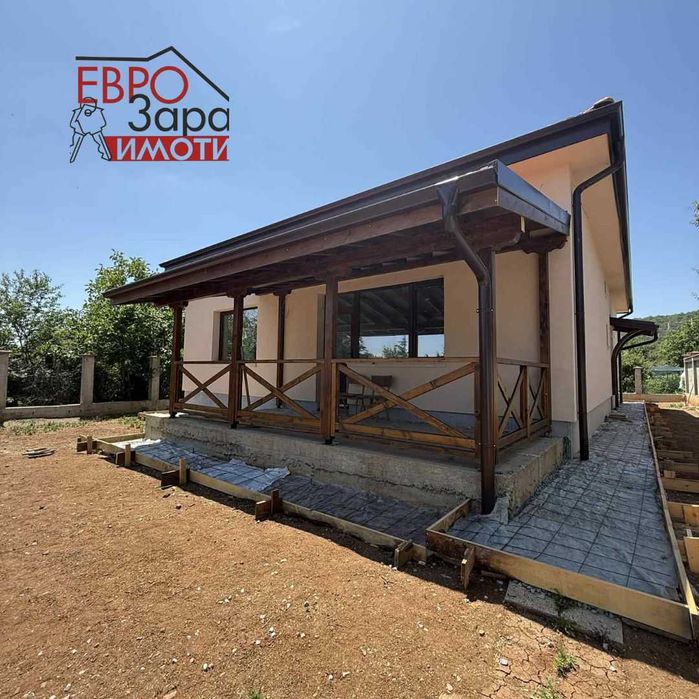 Новопостроена къща за продажба в горната част на с.Богомилово