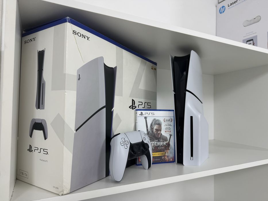 Playstation 5, 825 GB