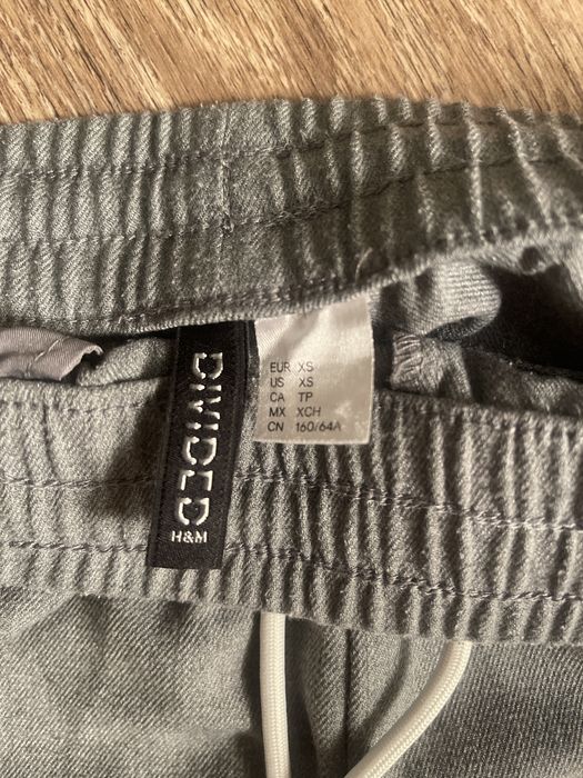 Серые штаны из H&M