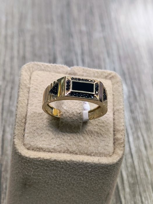 НОВ Златен пръстен 4.02гр / 14К