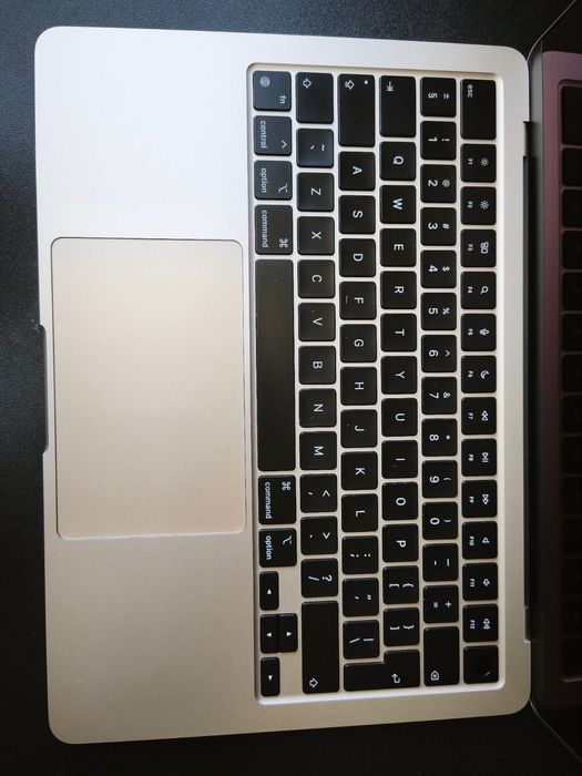 Продавам MacBook M2 (2022) — миниатюра 4