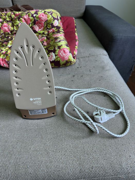 Утюг Vitek Ceramik UltraCare