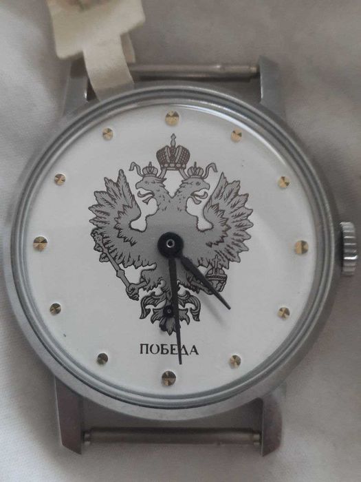 Часы Победа новые
Сделано в России. Год выпуска 1993 г.