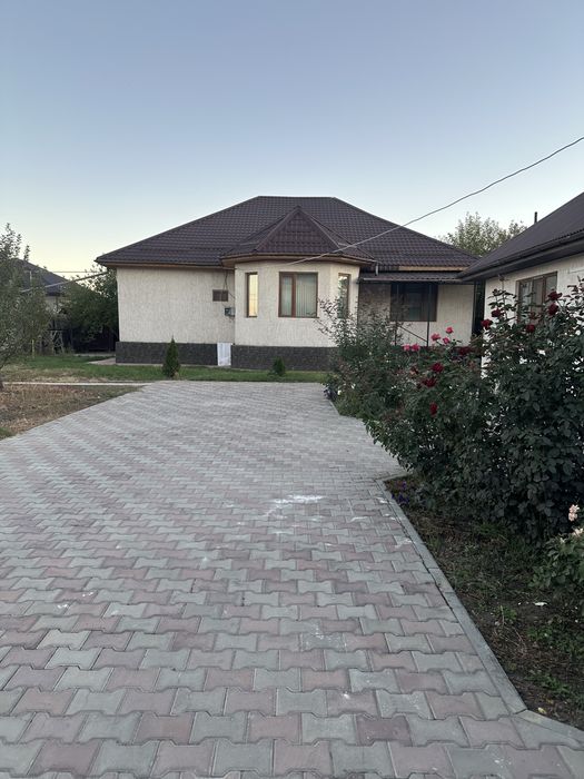 Уй сатылады , продам дом