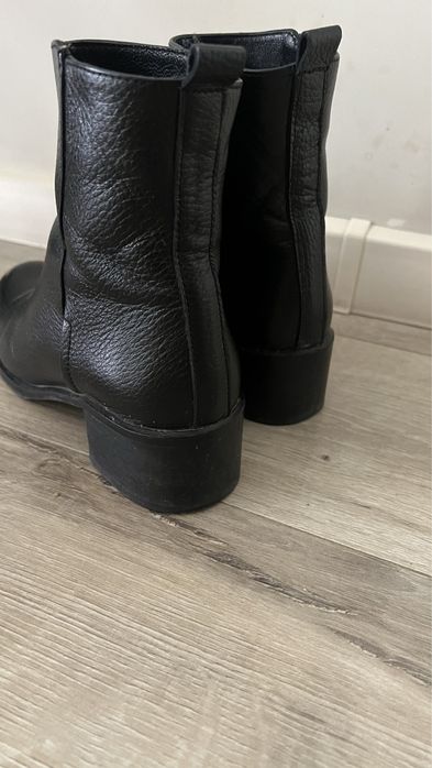 Весенне-осенние черные сапоги