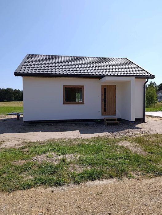 Vand case pe structura metalica din panouri sandwich termoizolante