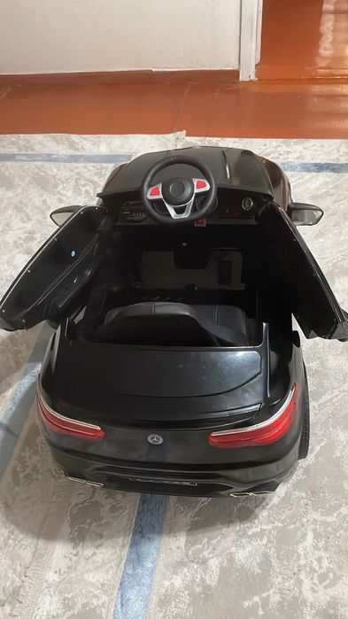 Детский электрический автомобиль