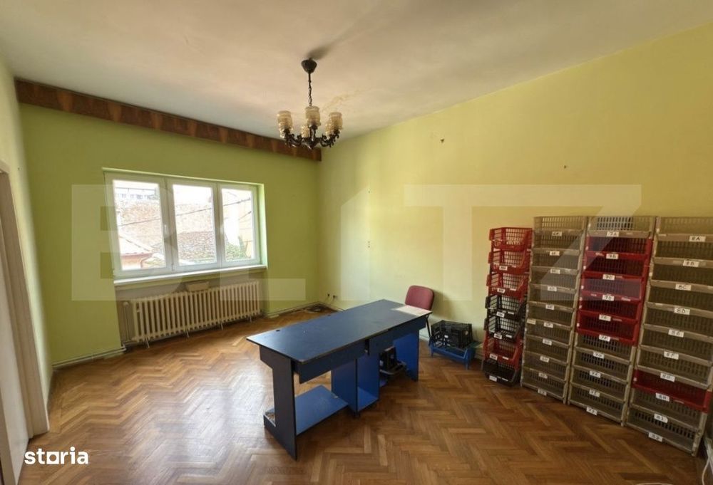Apartament cu 5 camere, 143 mp, zona Centrala