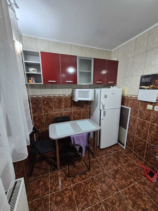 Garsoniera de inchiriat zona Costin Georgian
