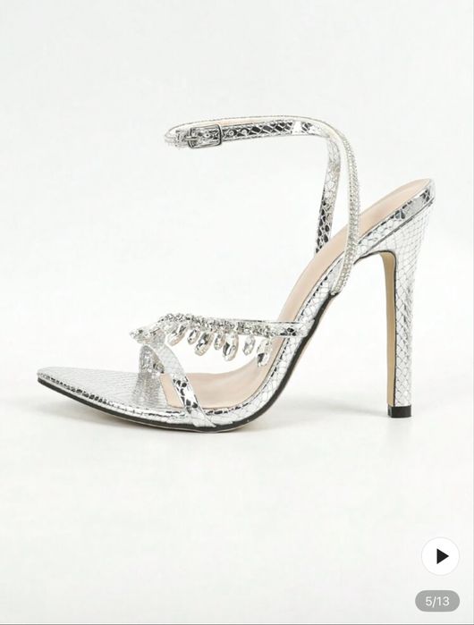 Елегантен сандал на ток