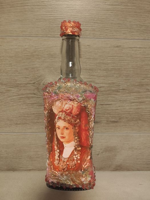 Оригинални бутилки, чаши, чинии, . Подарък за рожден ден.