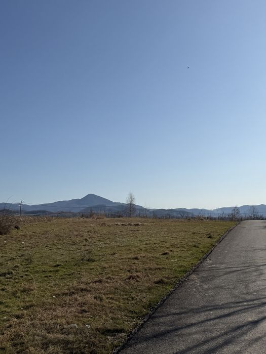 Teren intravilan de vanzare