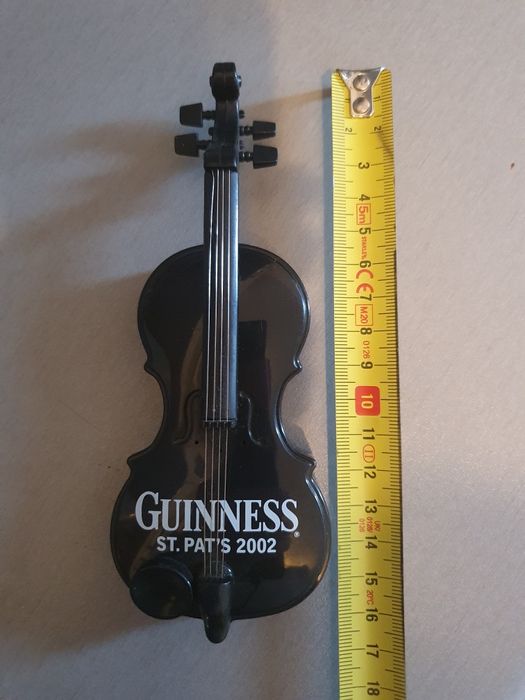 Vioara miniatura Guinness 2002