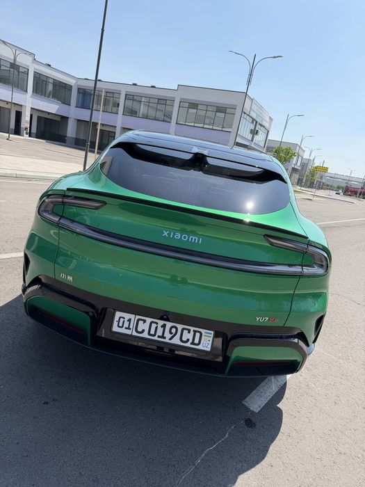 Xiaomi : Mi SU 7 Max  Цвет бомба