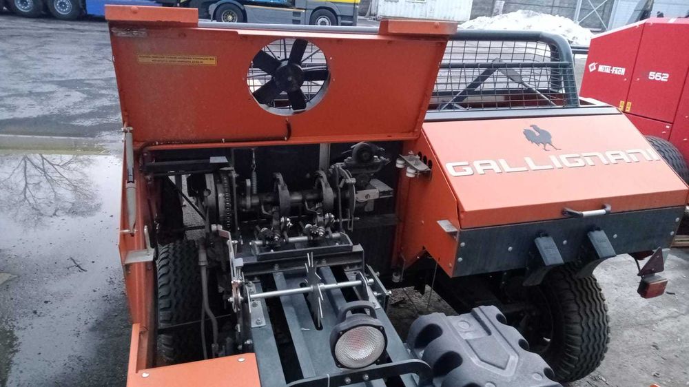 Пресс подборщик тюковой GALLIGNANI 6390 Gold