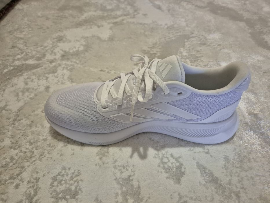 Кроссовки Adidas