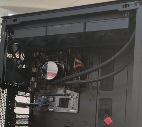 Manmu suvli sovutgich (водяное охлаждение) 3ta fan!