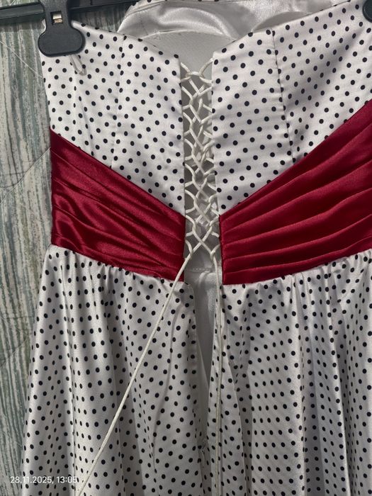 Абитуриентски рокли